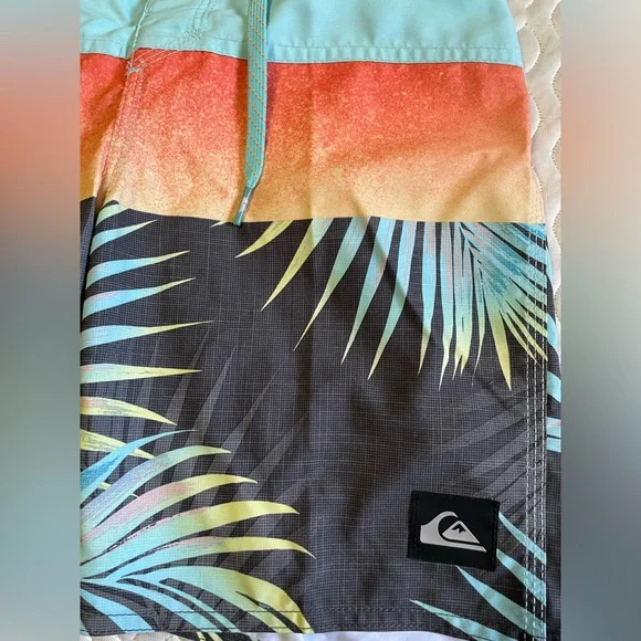 Quicksilver boys board shorts NWOT - Picture 2 of 7